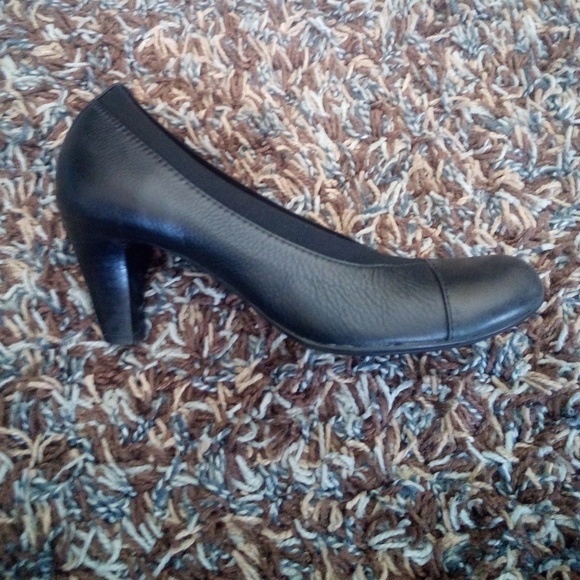 Women's Sofft shoes size 7.5 in great usd condtion - Picture 2 of 4